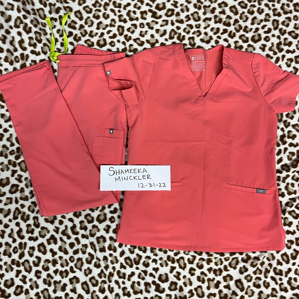 Neon pink figs set
